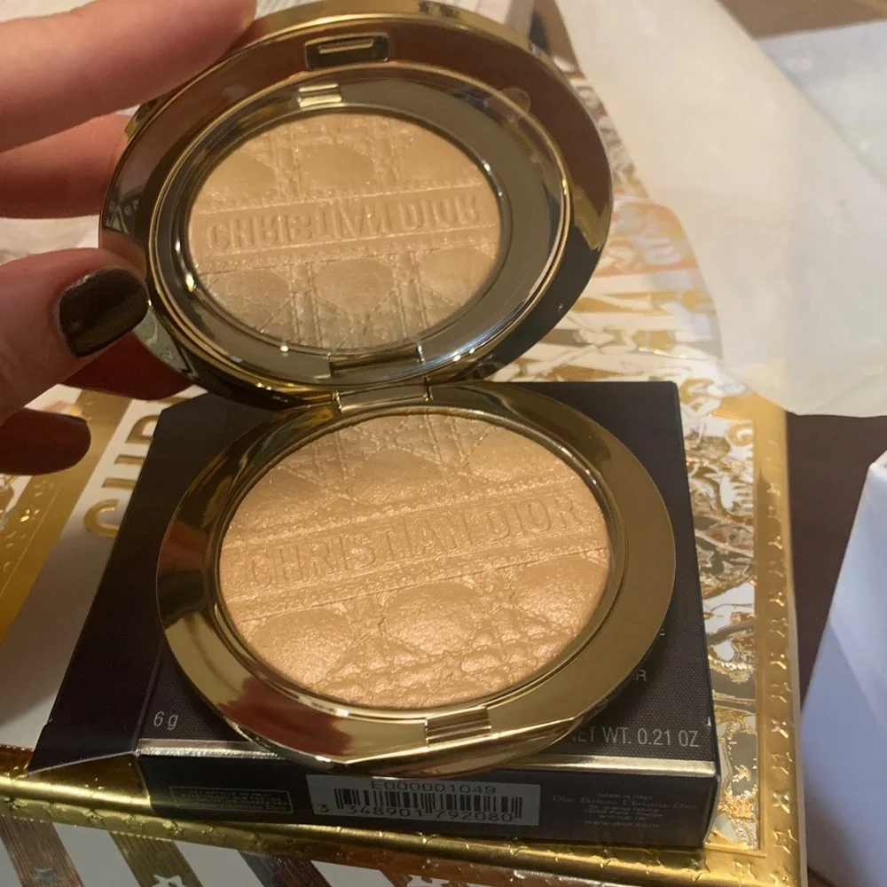 Dior Gold Compact with White Accents, golden, must have!Brand new,luminizer